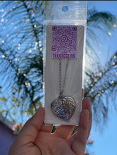 Load image into Gallery viewer, Angel Wing Necklace
